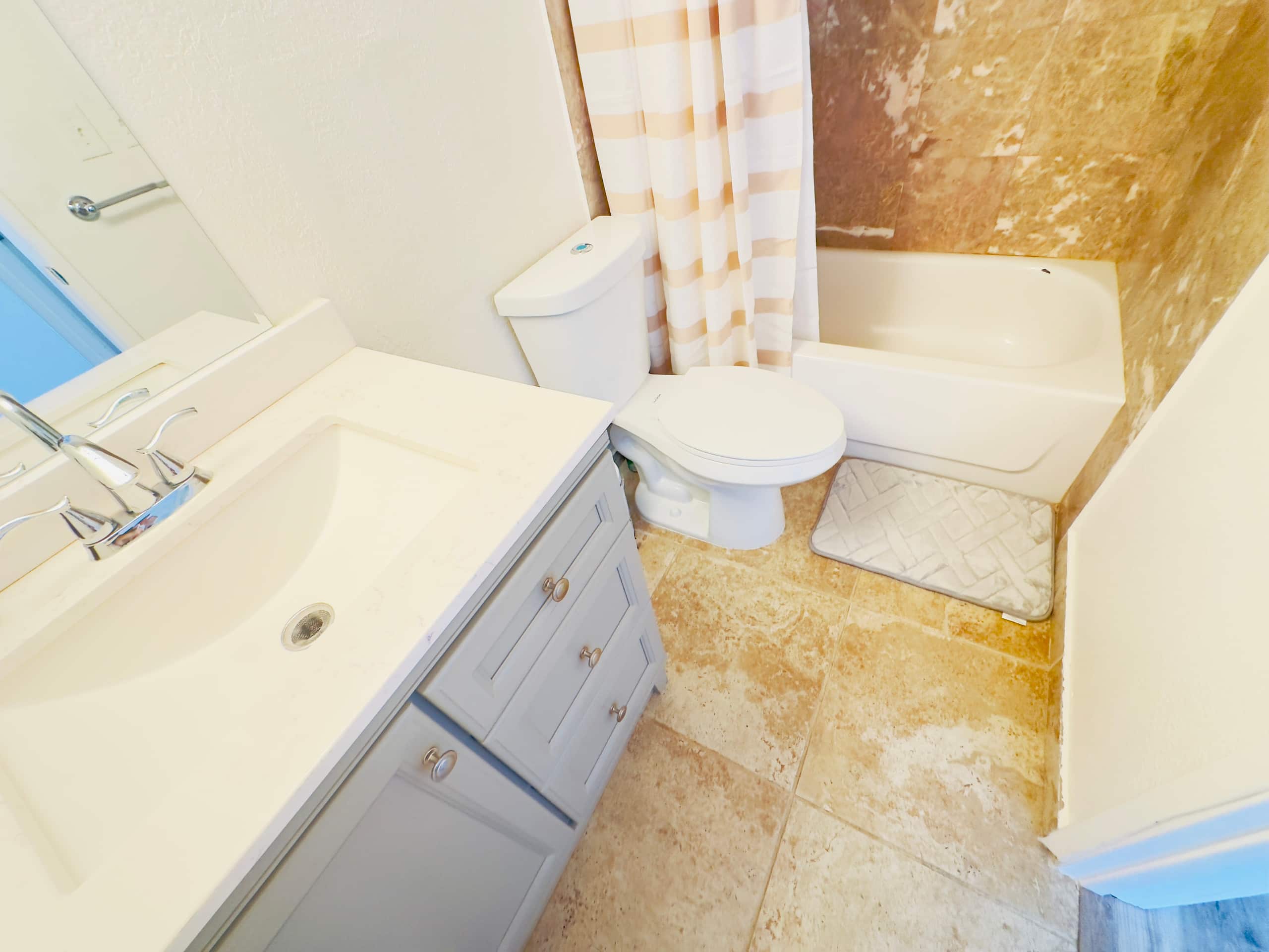Condo in Honolulu · ★4.84 · 1 bedroom · 1 bed · 1 private bath - Image 40