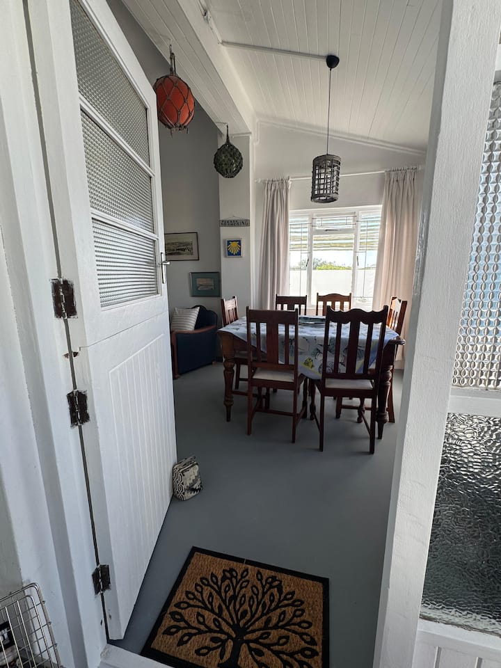 Valknes For Six. Beach Cottage In Arniston. - Arniston