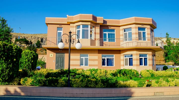 Khazri Villa 2bed Rooms Living Room And Kitchen - 바쿠