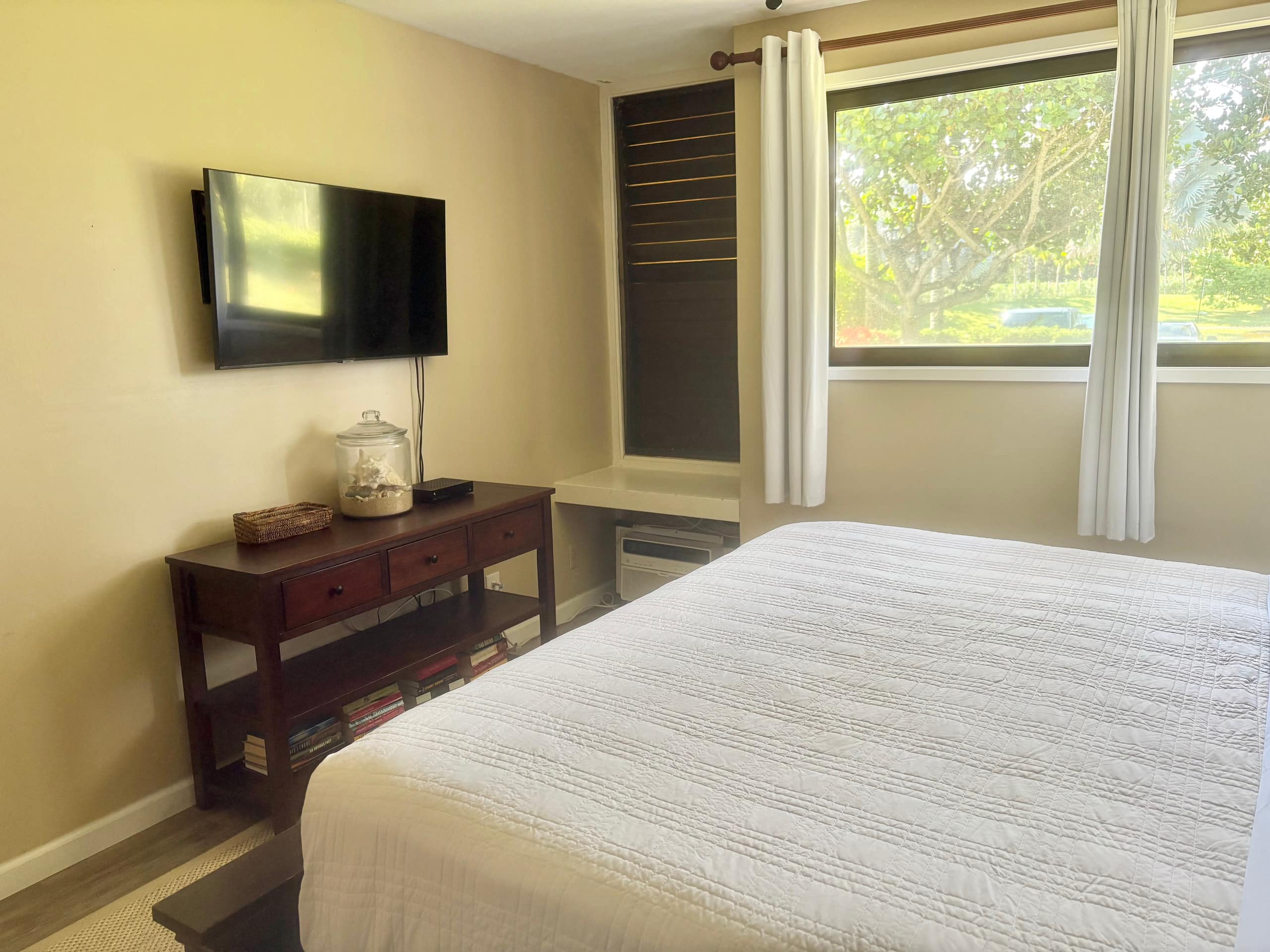 Condo in Kahuku · ★4.91 · 1 bedroom · 1 bed · 1 private bath - Image 18