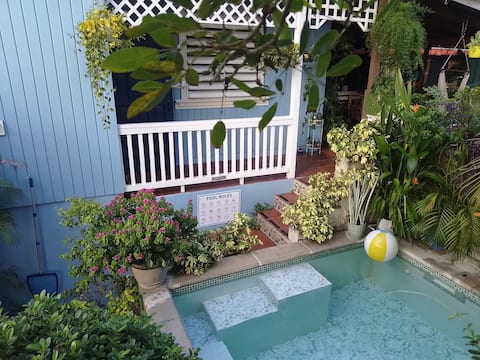 Cozy tropical garden Oasis + pool just 4 you