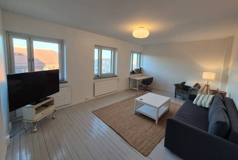 Successful Airbnb property: Charming top floor 58 m2 apt in the heart of Turku in Vi