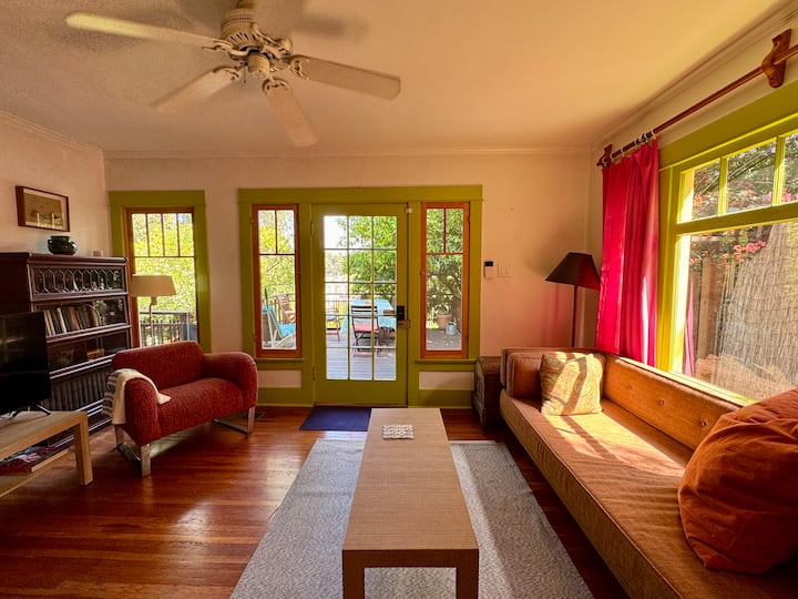 Echo Park Coral Tree House W Garden, Skyline Views - Los Angeles, CA