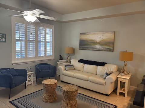 Popular Airbnb listing: Relax FMB Gulf views/ pool Beautiful 2B/2B condo in Fort Myers Beach