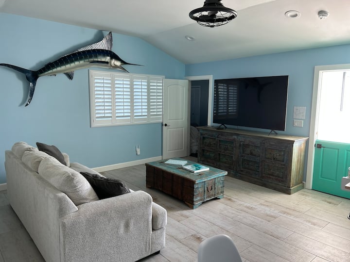 Entire Apartment Close To Beach And Downtown - Costa Mesa, CA