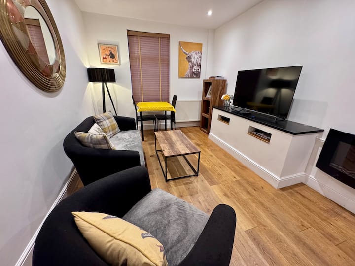 Stylish Cottage In Chichester, West Sussex - Chichester