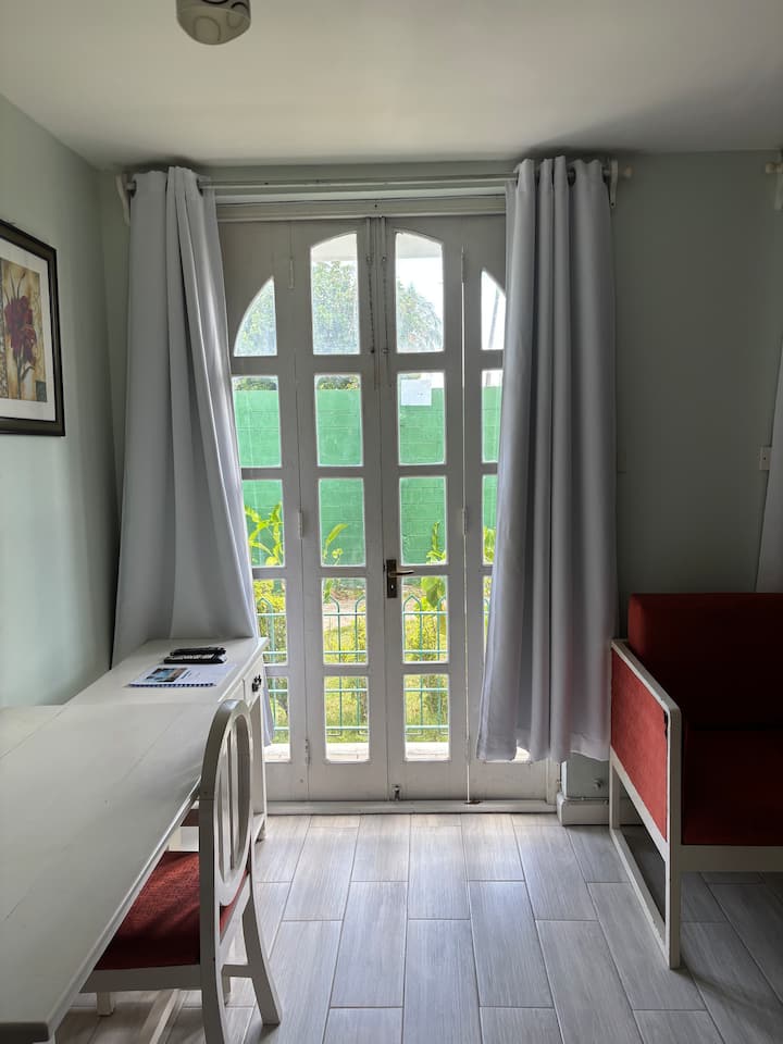 Sunny Studio In The Heart Of Ocho Rios - Jamaica