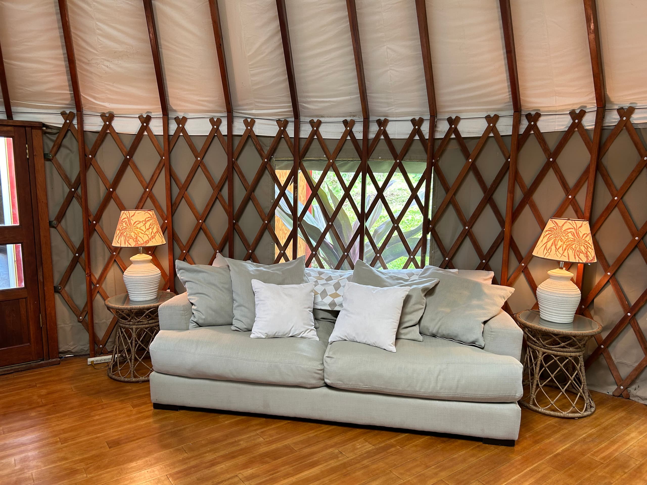 Magical farm retreat, stunning yurt & spa bathroom - Photo 21