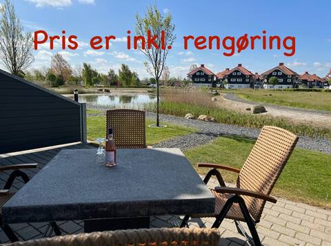 Great rental with direct lake view