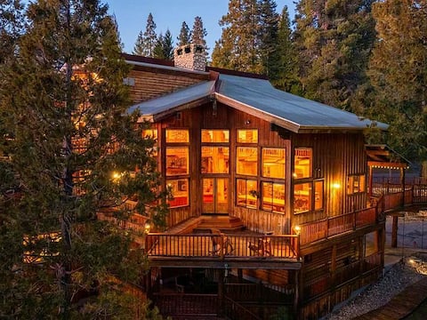 Waterfall Lodge ~ Yellowstone Vibes + AC + Space