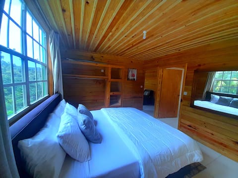 Pinard's Mountain Resort Liberty Suite (Cottage 8)