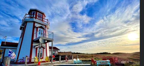 Roy’s Light House Retreat with HOT TUB