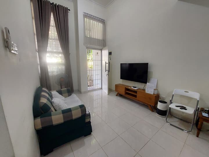 Family Friendly House In Grand Wisata Bekasi - Jakarta