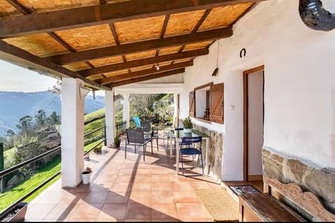 Lovely loft with fireplace and barbecue