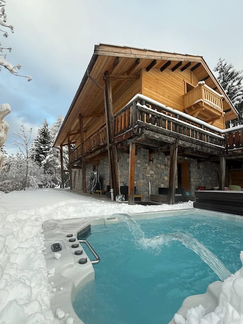 Chalet for 24 Guests - Slope Views, Pool & Jacuzzi