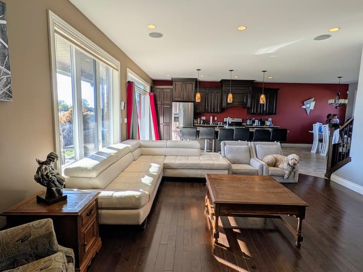 Belle River Lakeside Retreat W/hot Tub & Firepit - Lakeshore