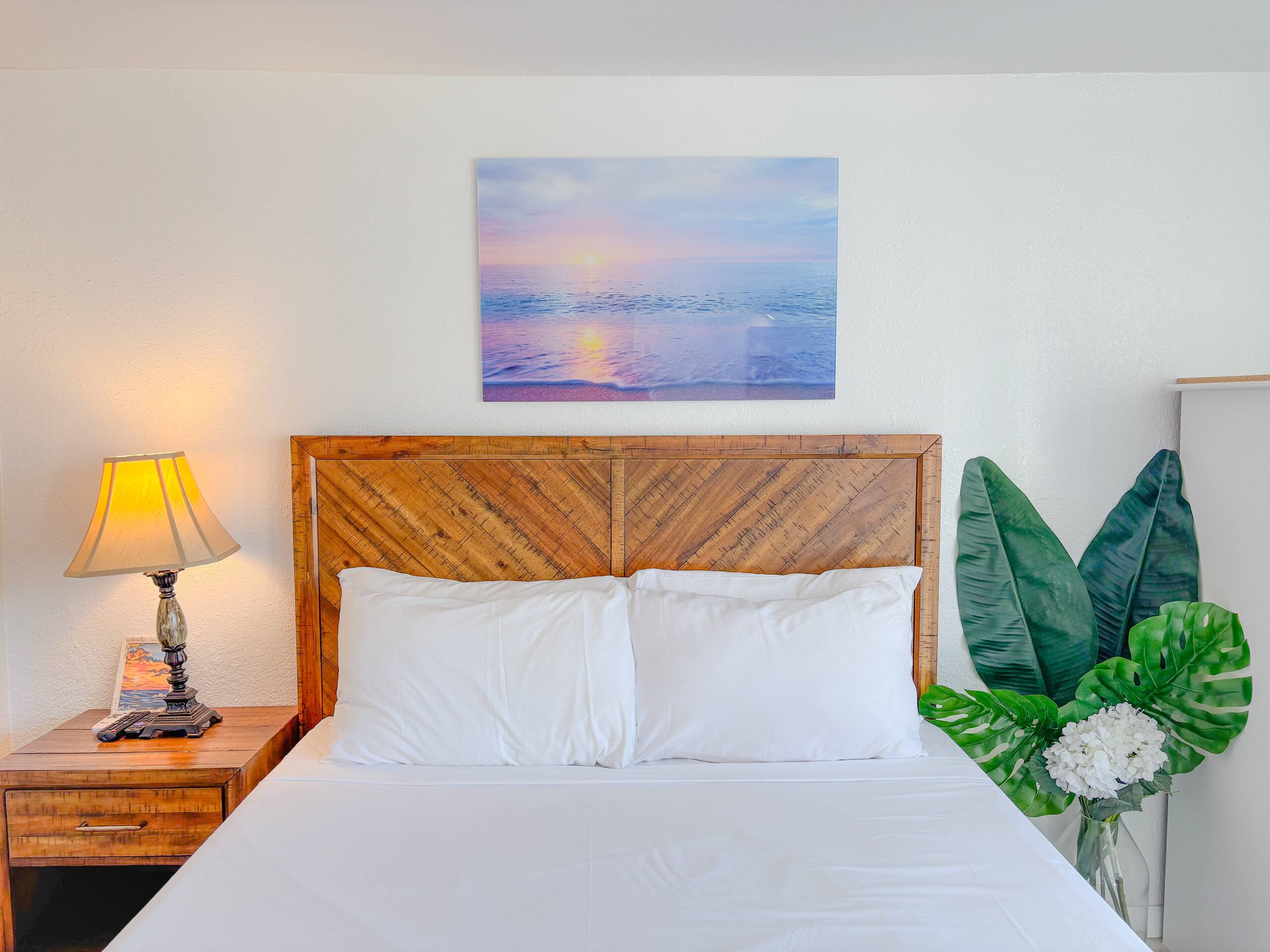 Condo in Honolulu · ★4.57 · Studio · 1 bed · 1 private bath - Image 4