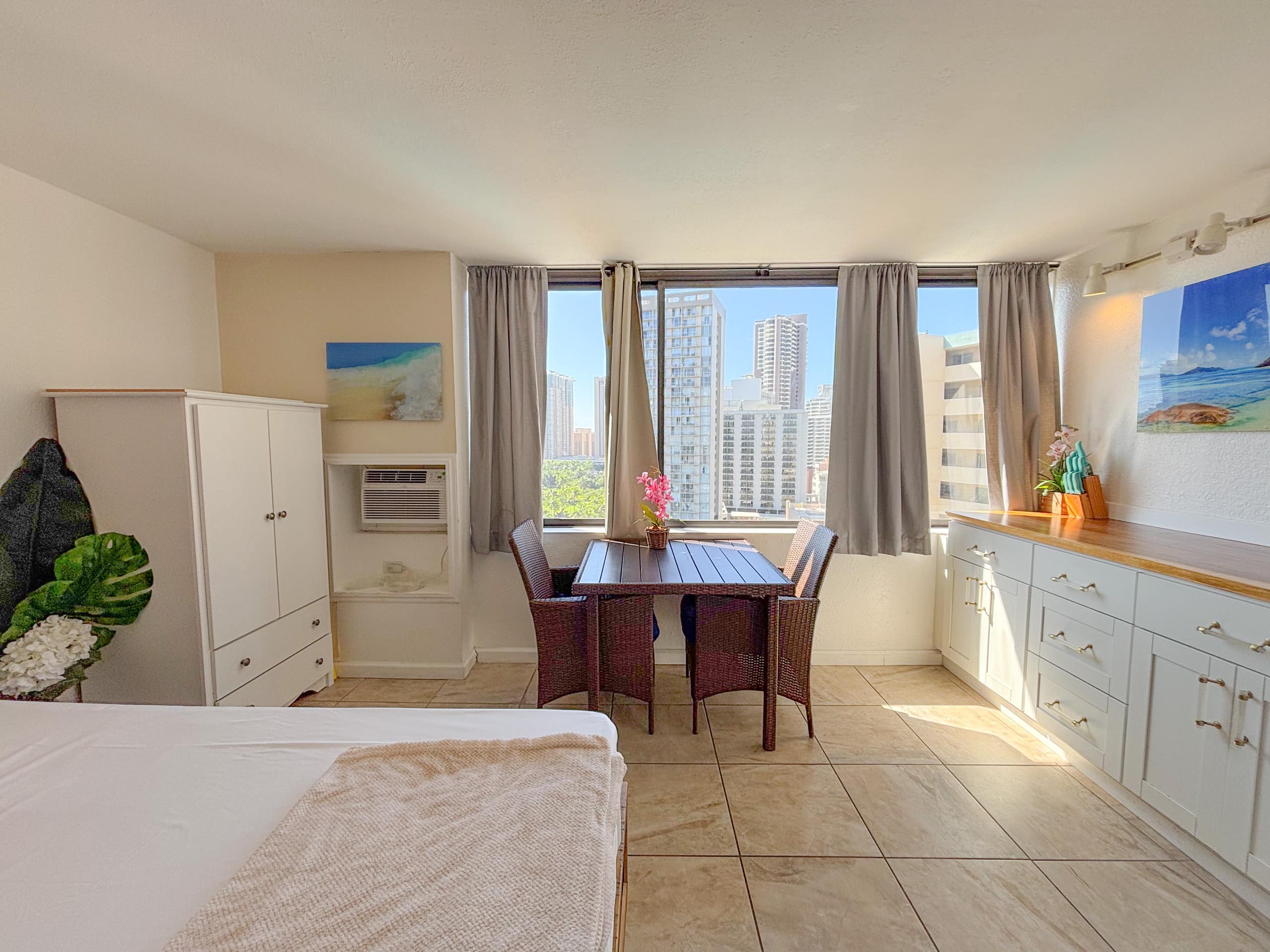 Condo in Honolulu · ★4.57 · Studio · 1 bed · 1 private bath - Image 3
