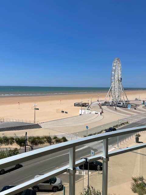 Successful Airbnb property: Beautiful sea view studio. in Saint Jean De Monts