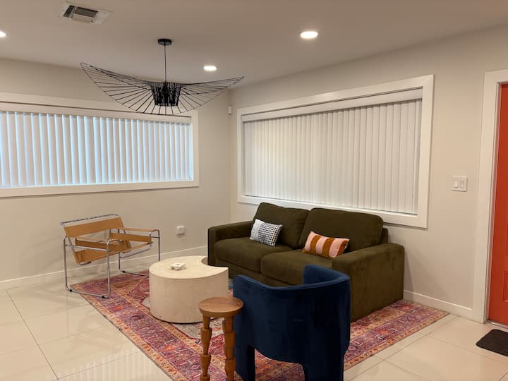Fun Family Pool Home For 4, Near Beach & Hot Spots - Fort Lauderdale, FL