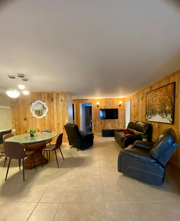 The Ottawa Hideaway - Spacious, 1 Bedroom Rental - Gatineau