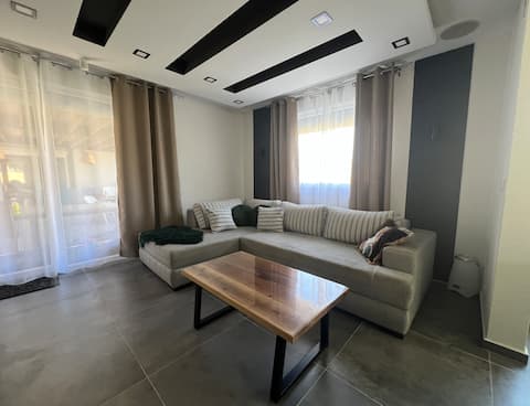 Popular Airbnb listing: Mountain View Villa- 3 km st Naum- 120m Lake Ohrid in Buçimas