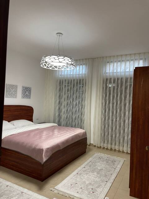 Romantic chalet between swimming pools & seashore