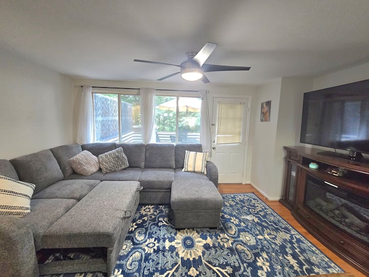 Cheerful Townhouse In Lorton - バーク, VA