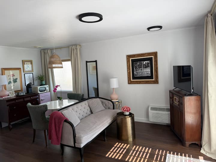 Top Of The Hill! Cozy 1bed 1/bath Cottage. - Weatherford, TX