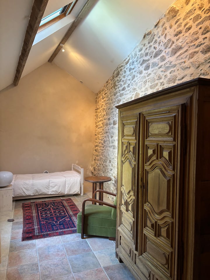 Dhomë gjumi 4