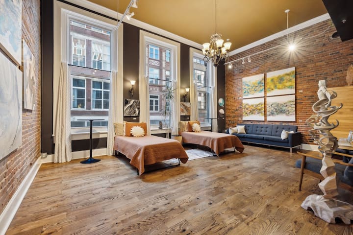 Downtown Art Gallery – Wow!