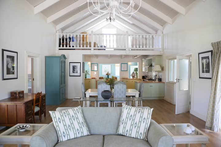 Largest One Bed Apartment/private Pool In The Hoek - Franschhoek