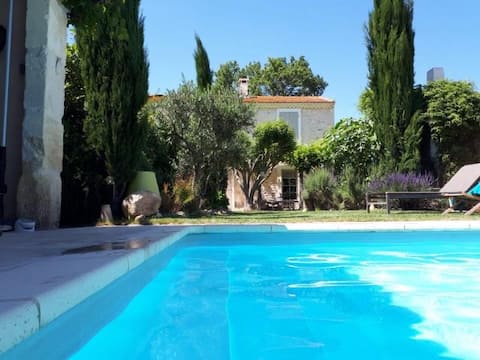 Le Mas du Chemin: Mas typical of Alpilles