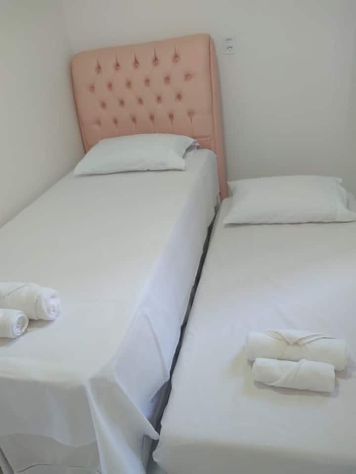 Chumba cha 3 na kitanda cha trundle 