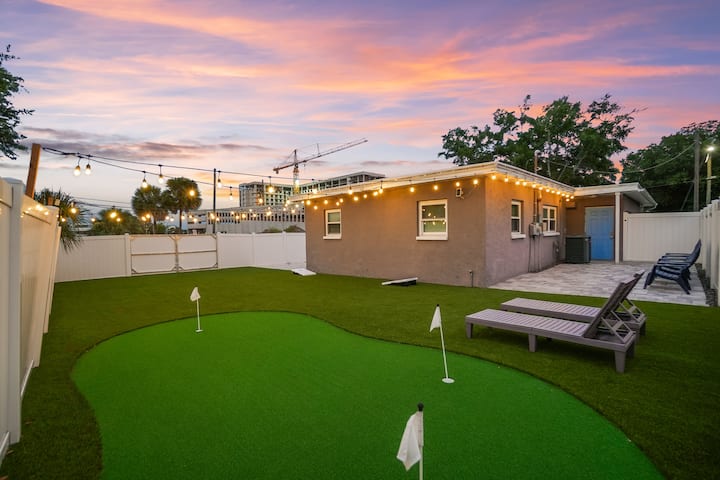 Fun Tampa Retreat Mini Golf 3br By Downtown - Tampa, FL