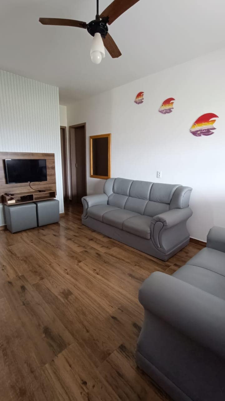 Televisheni janja ya inchi 32 iliyo na kebo ya HDMI