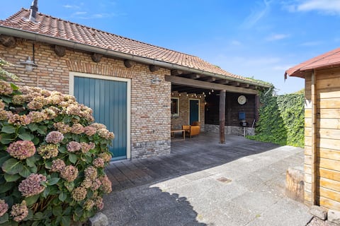 Eftelhuysje/detached-WIFI-canopy-driveway-garden