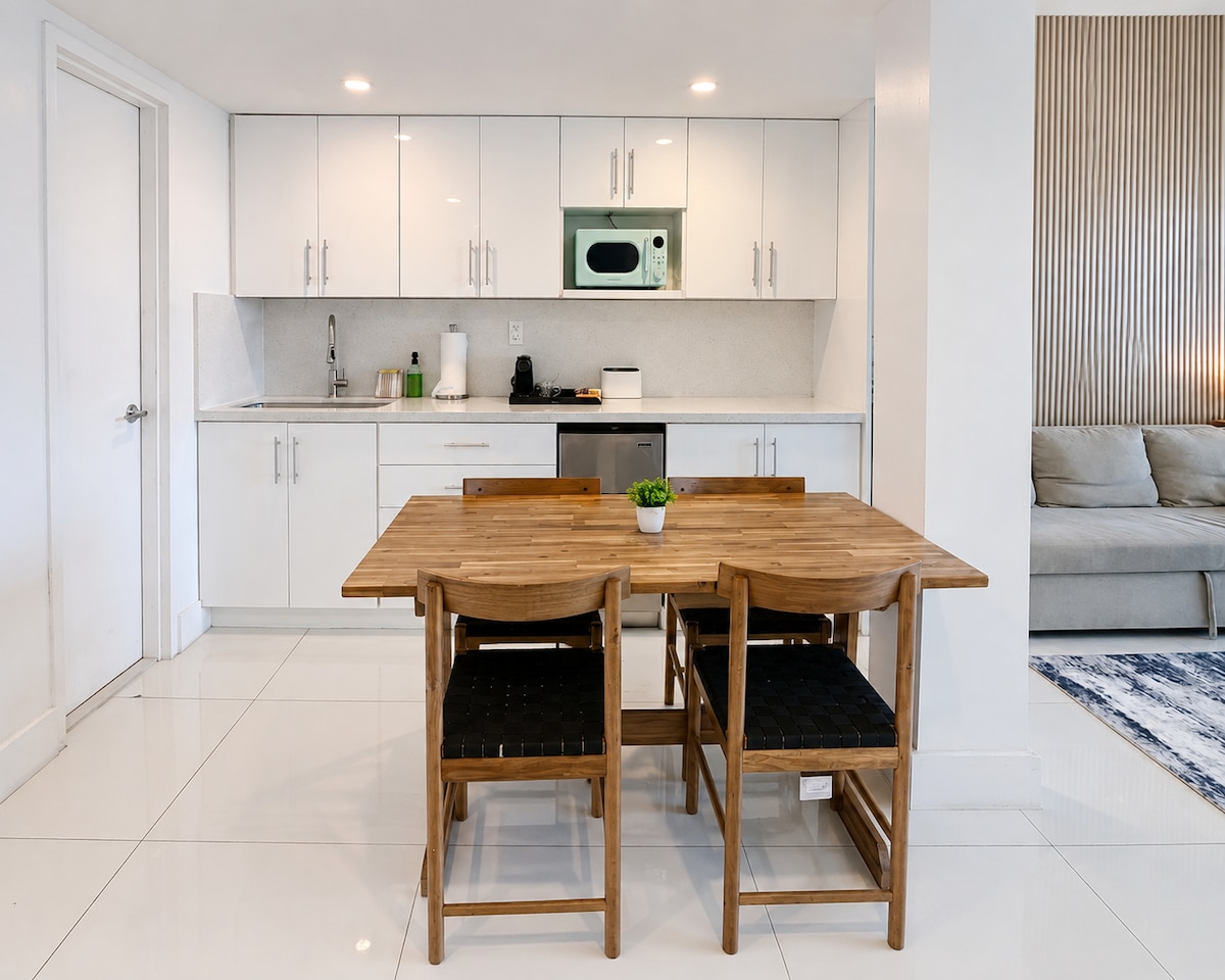 OceanViews~TopFloor~XLstudio MiamiBeachResort