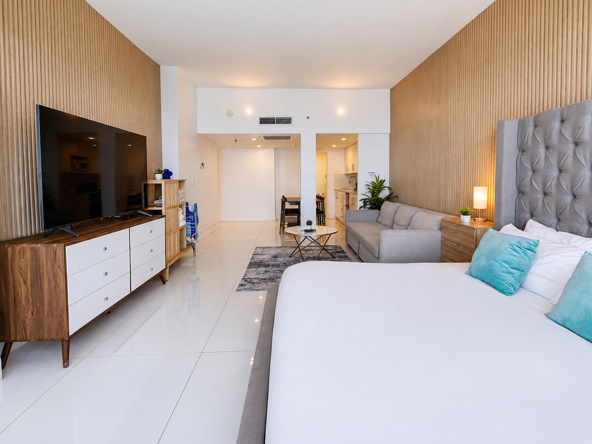 OceanViews~TopFloor~XLstudio MiamiBeachResort
