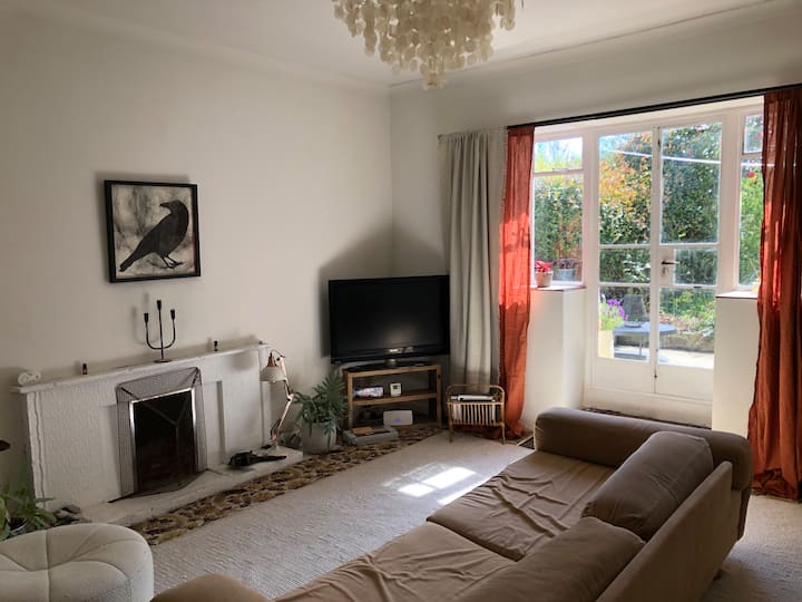 Hidden Cottage Secluded Off High Street - Totnes