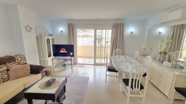 Appartement Près De La Plage, Avec Terrasse Jardin - Fuengirola
