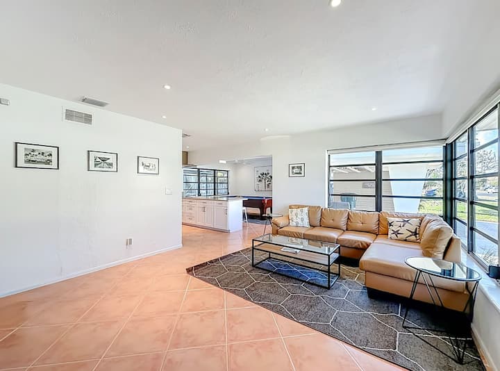 East Boca Raton Home With Pool By Fau & Mizner! - Boca Raton, FL