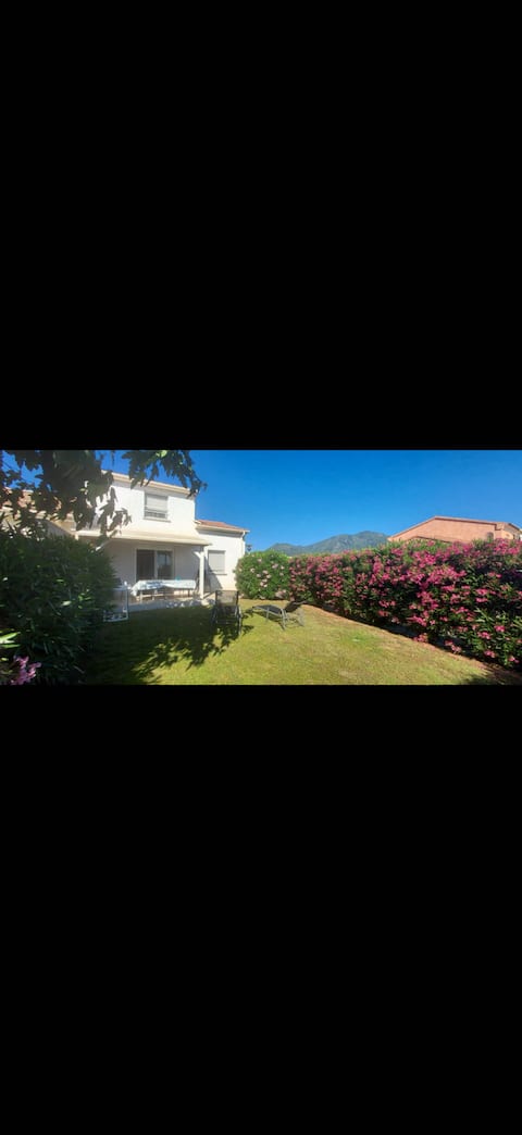 Mini villa T3 "A Nuciola" south of the Costa Verde