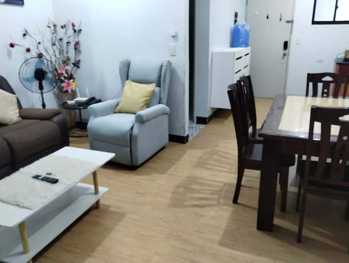 2 Bedroom Condo With Private Parking And Bathtub - Cainta