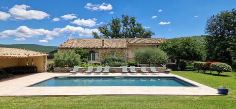 Country house with pool – 17 people