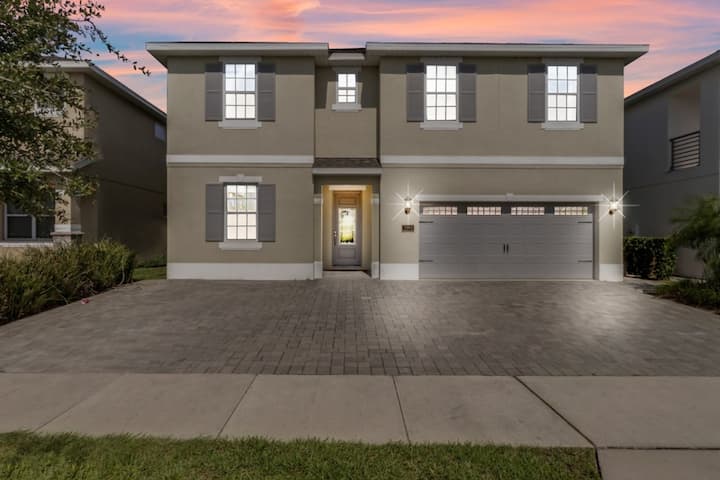 8 Bedrooms/ 6.5 Bathrooms/ Encore (7683 Fd)