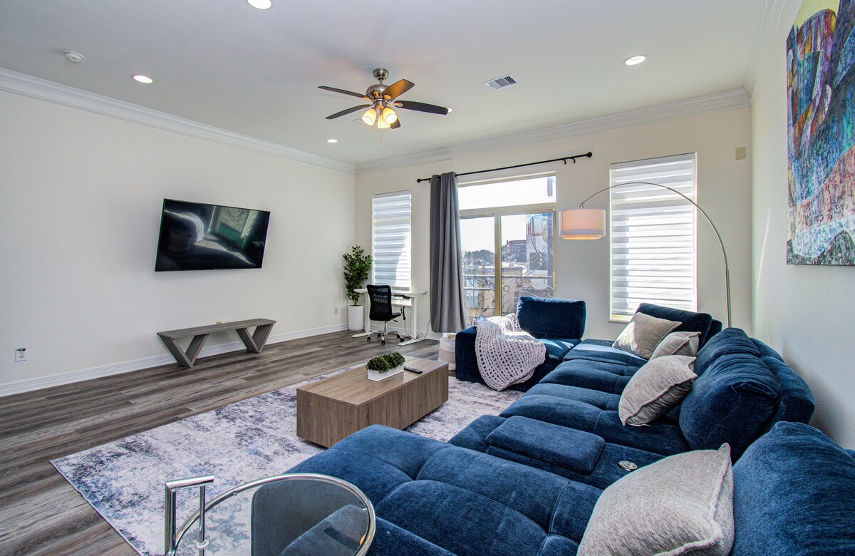 Popular Airbnb listing: Comfortable Townhome in TMC near NRG & Downtown in Macgregor