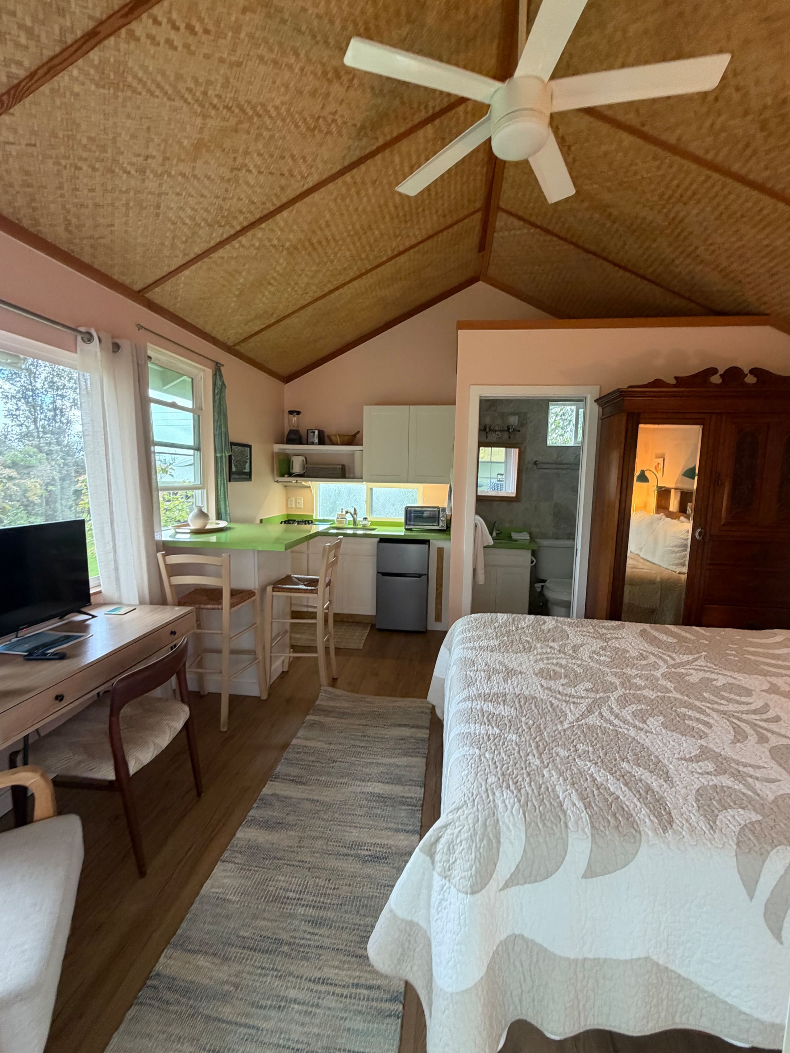 Guesthouse in Hilo · ★5.0 · Studio · 1 bed · 1 bath - Image 13