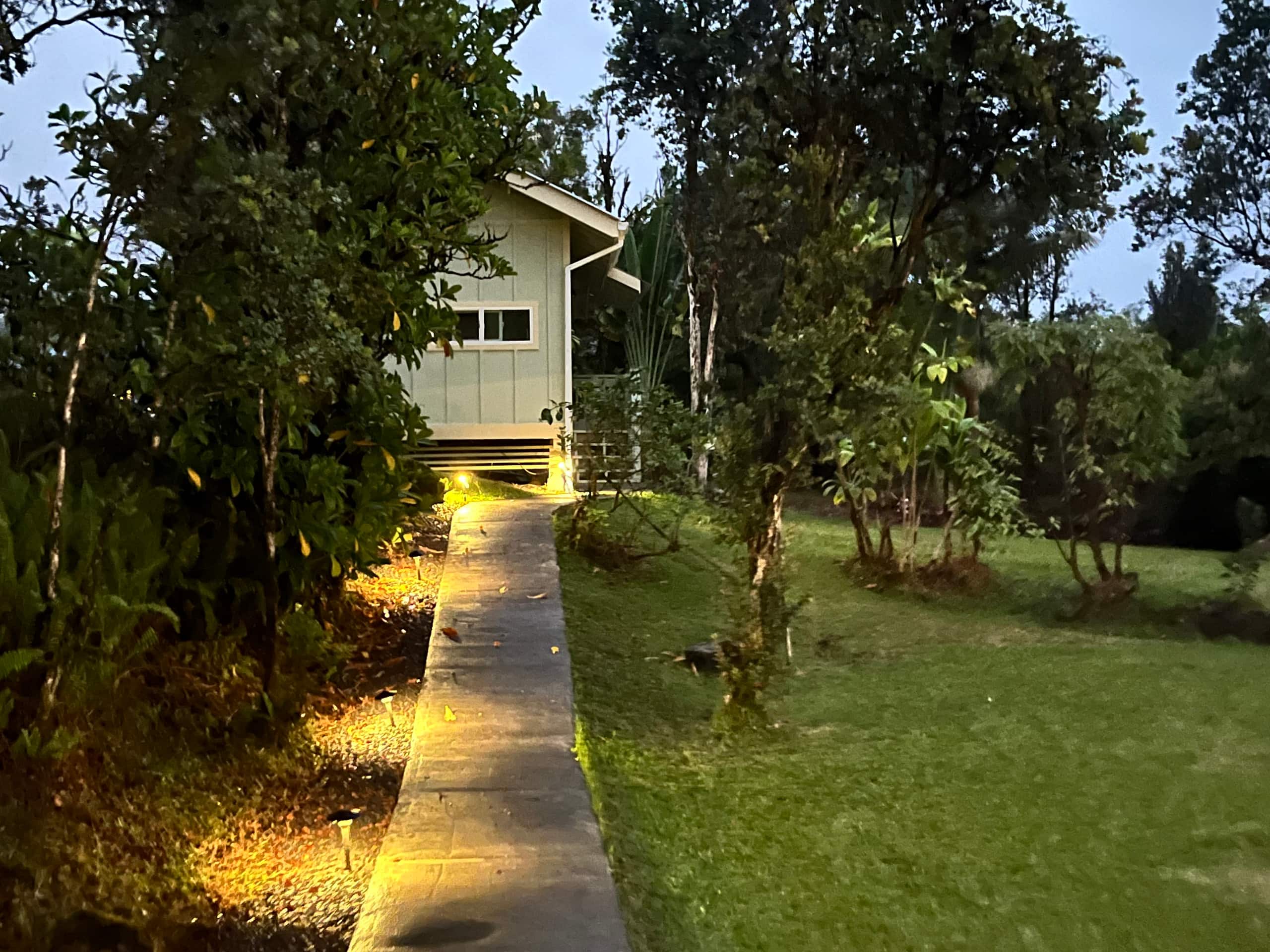 Guesthouse in Hilo · ★5.0 · Studio · 1 bed · 1 bath - Image 8