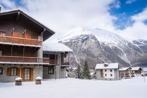 Airbnb con migliori performance: [ ★★★★ - La Thuile] - Rolland Condominium a La Thuile